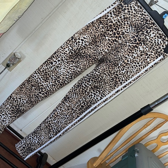 Fleece Lined Cheetah Print Leggings - Picture 1 of 6